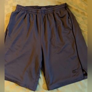 Colosseum Mens size Med Basketball Athletic shorts Excellent condition grey/blk